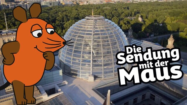 Die Maus guckt auf den Bundestag in Berlin